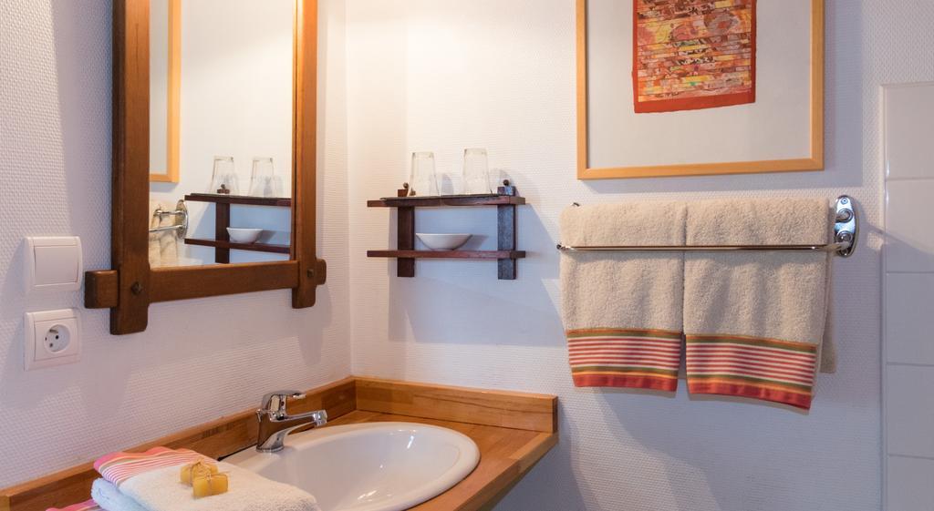 Les Petites Vosges Bed & Breakfast Bagnères-de-Bigorre Стая снимка